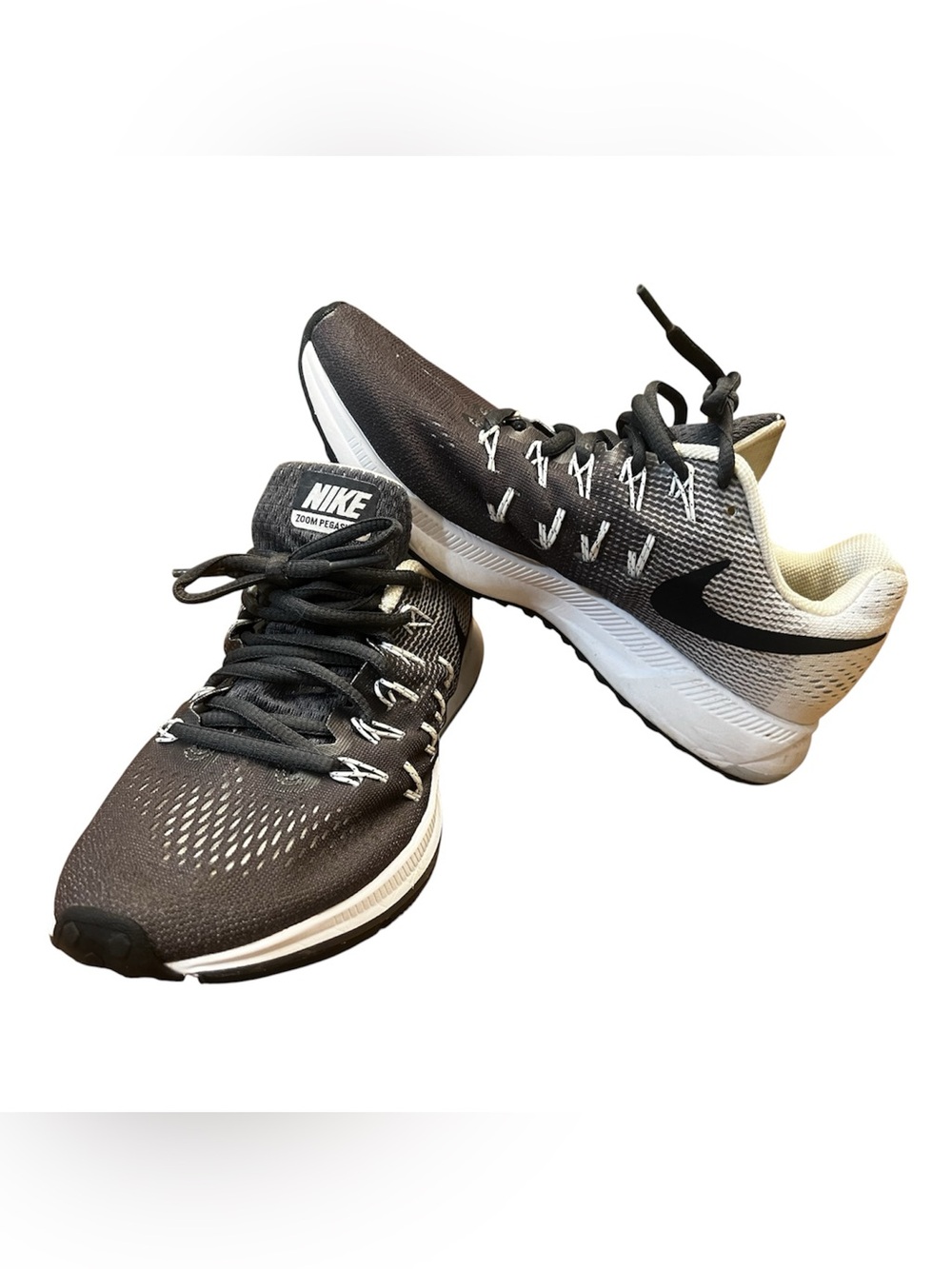 Nike women’s zoom Pegasus 33 gray Black and White Running Shoes size 8.5